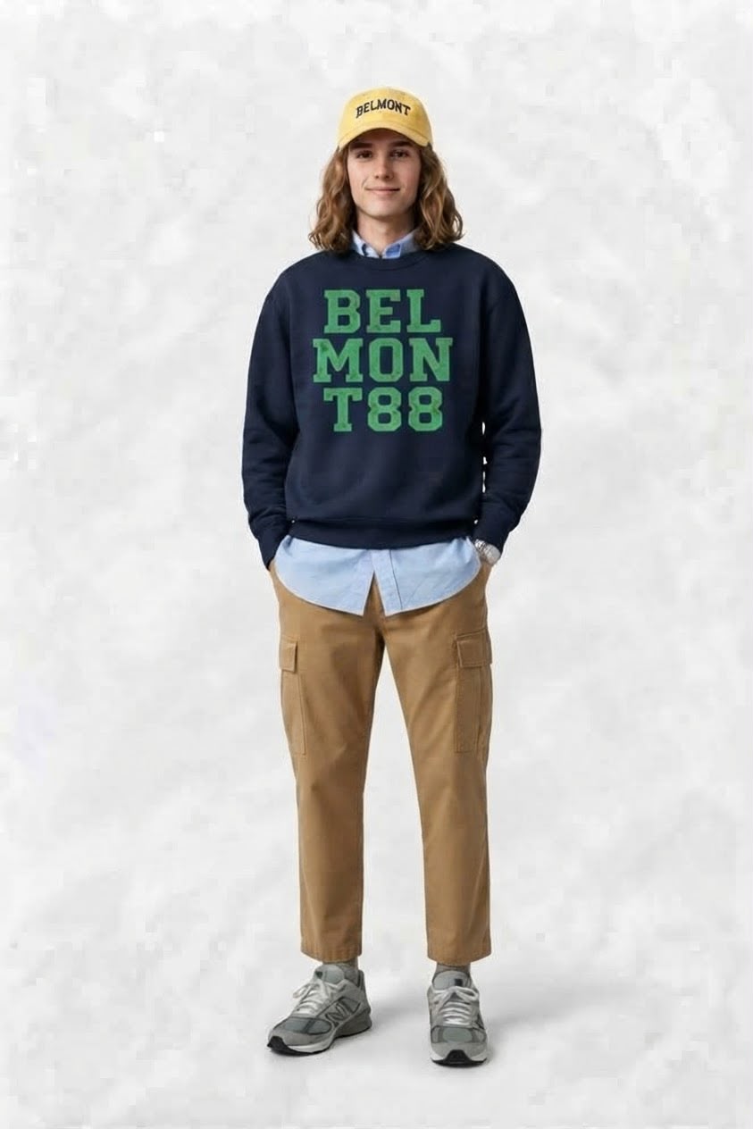Look Belmont: sudadera Belmont 88 marino con letras verdes, gorra amarilla y pantalón camel